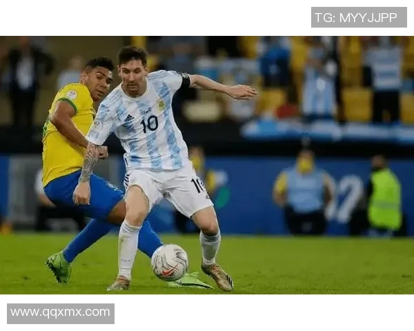 足球明星出发瞬间捕捉精彩时刻的照片展现他们的风采与魅力 足球明星出发瞬间捕捉精彩时刻的照片展现他们的风采与魅力